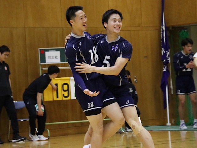 【バレーボール部男子】強豪天理大を下し大金星を挙げる