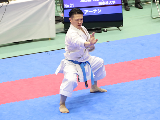 【空手道部】形競技で渡邊が日本一に輝いた