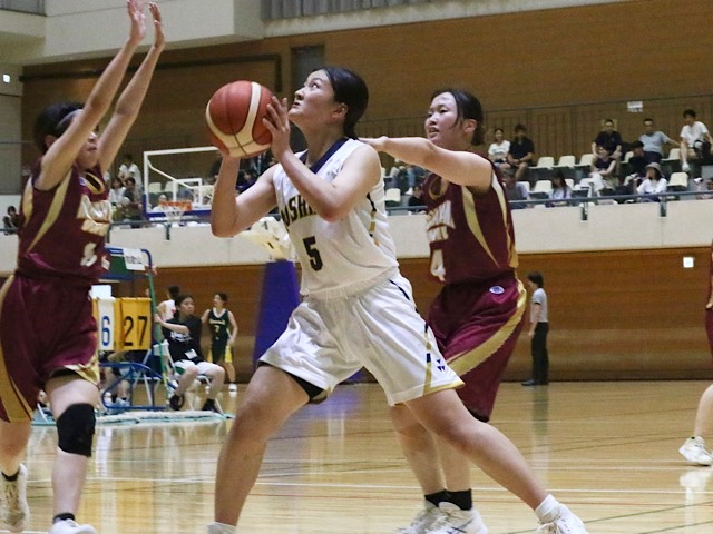 【女子バスケットボール部】僅差で敗れ悔しさにじませた