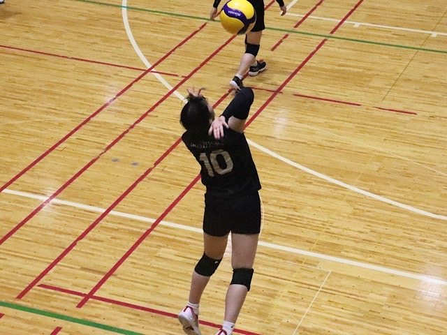【バレーボール部女子】開幕戦で白星つかむ