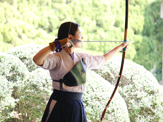 【弓道部】女子リーグ戦初陣飾る