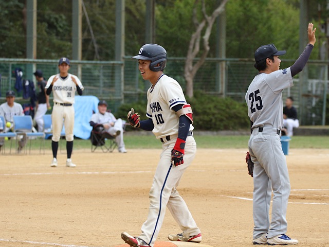 【ソフトボール部男子】秋季リーグ最終戦でサヨナラ勝利するも、優勝逃す